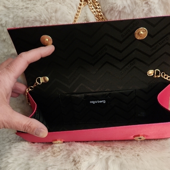 NWOT Olga Berg Pink Rhinestone Clutch with Gold Chain - Picture 4 of 9